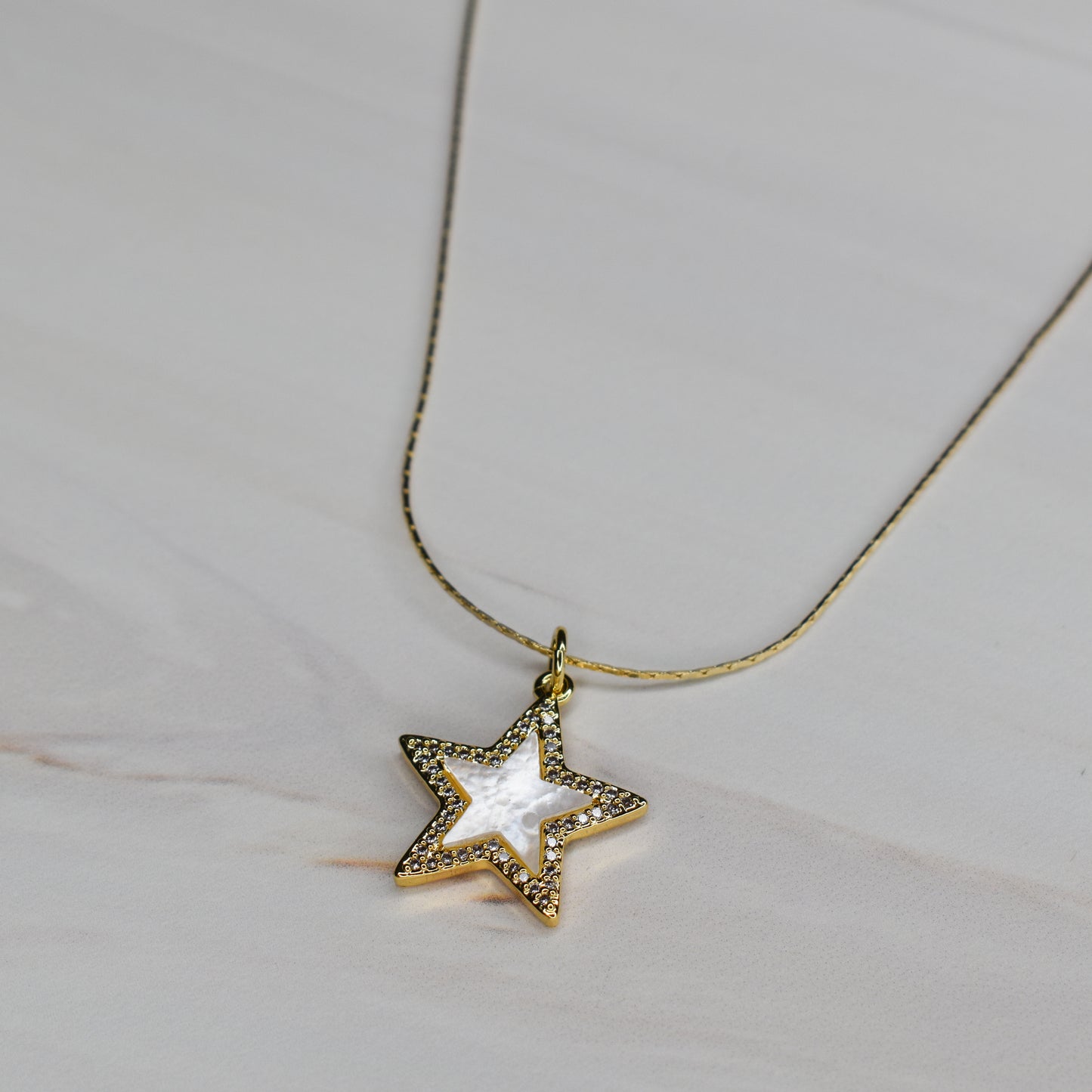 Collar de estrella con madre perla